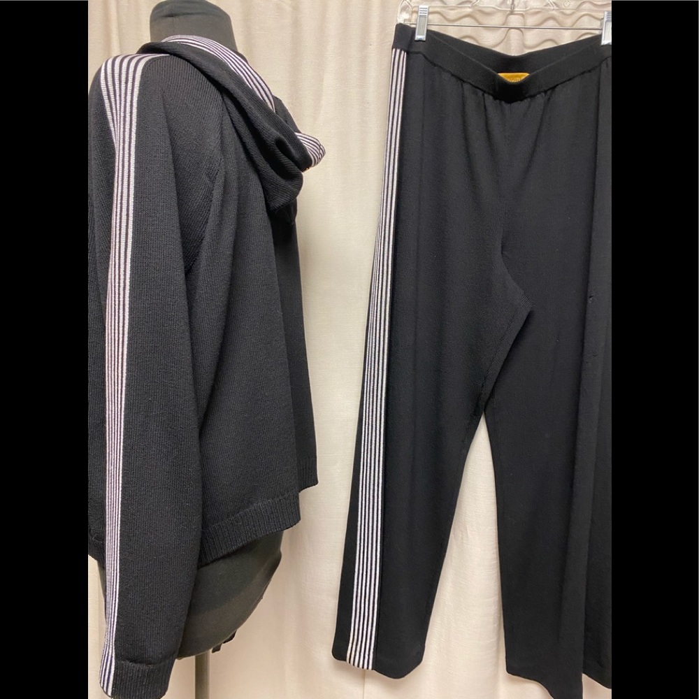 St John 2 piece track suit size L